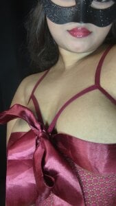 Somya_69 Red ♥️ Queen 👑  2টি ছবি