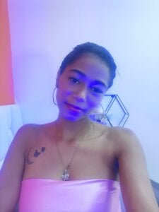 Demi_hot69 Exotic Girl latina зображення