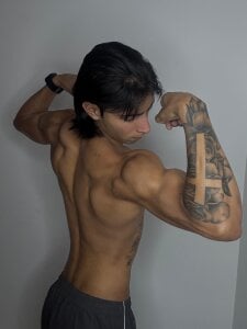 Emmet_CollinsJS Pose зображення 2