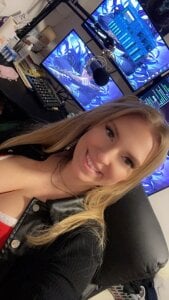 TiffyRose: Public ( 5 фото)