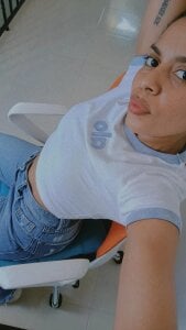 KissMeSara Public Kuva