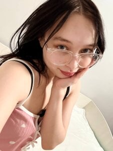 HannaHaylesbefore to go to bed Bild 3