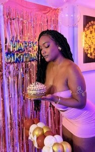 Coral_Lise HAPPY BIRTHDAY TO ME Pic 7