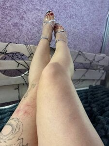 _Mary_Me Just look at those legs รูป  5