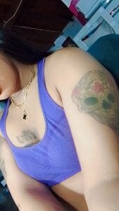 violet de violet_bigcock774  2 Imagens