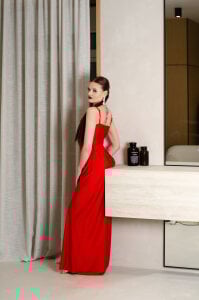 Wanda_Gomez lady in red Pic 3