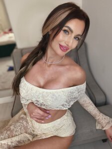 IrisNightshade Public Pic 6