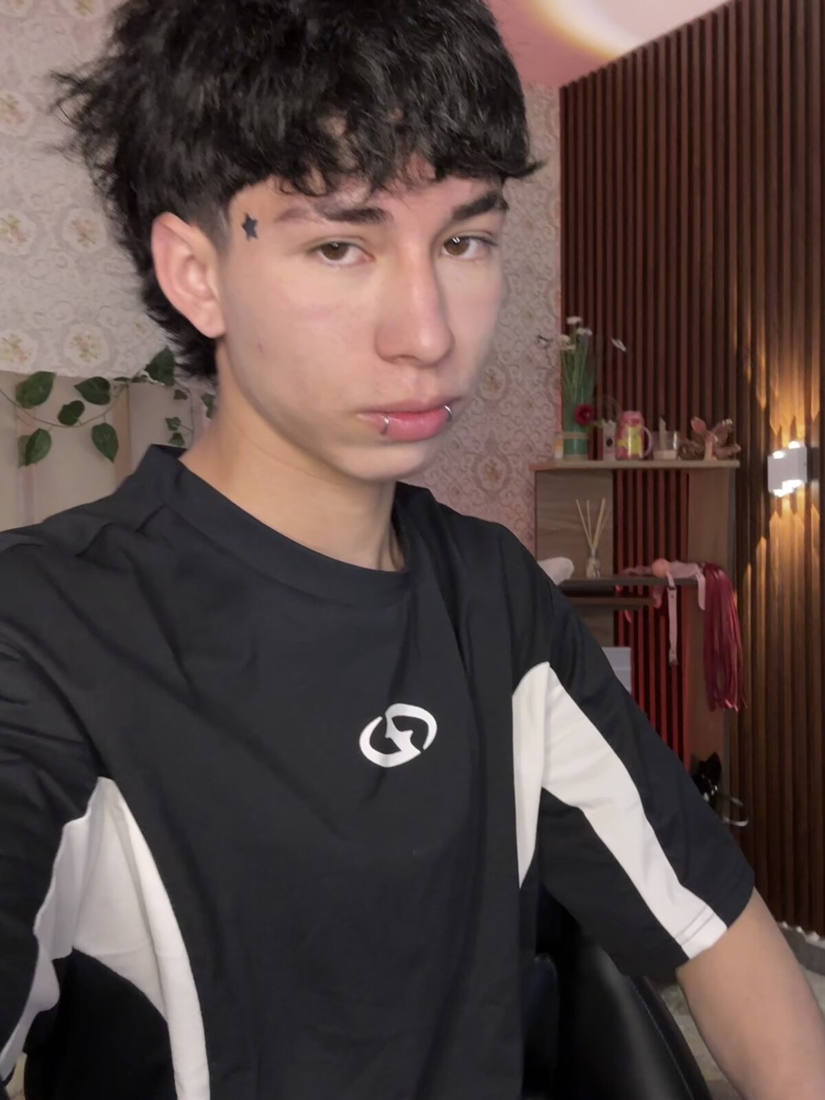 kaelwolf_tay 热门图片 2996