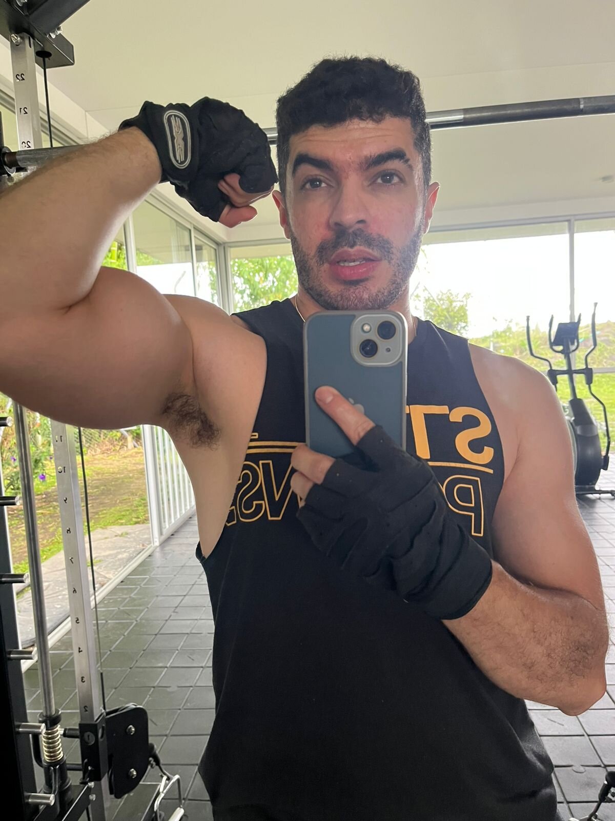 Трендове зображення  9649 AxelThompson_