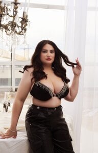 LunaPearll Sexy girl Pic 2