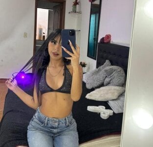 daphnee_bloom Public Pic 2