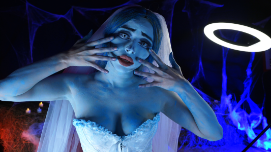 HollyTaillor Bride Abby ♥ Pic 2