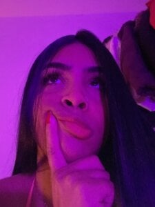 VeronicaLodge23 HOTEL ROOM Pic