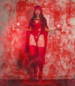 ViolethMoon kullanıcısının Wanda Maximoff Cosplay albümü -  2 fotoğraf