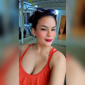 violetaluxx latina slika