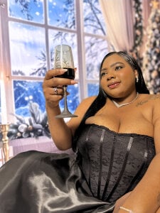 angelGgold sex, wine and snow Pic 4