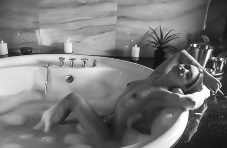 jelly__beanss Naughty In Bathtub Pic 4