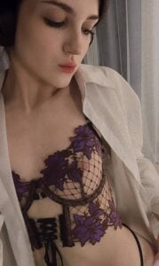 AllynHagie Temptation in the frame 🔥 Pic 3