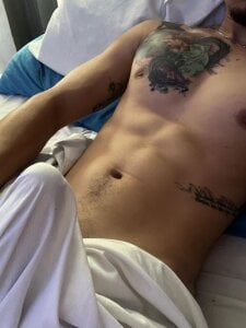 danielv_95 Hairy Pic 2