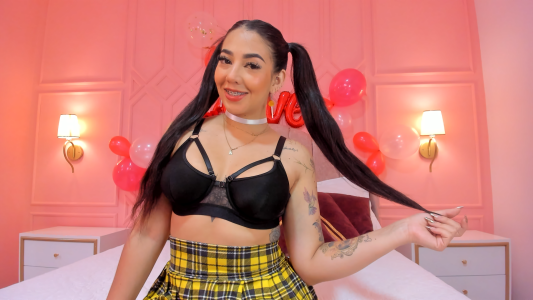 StaceyJones1 schoolgirl Stacey 🖤💛🔥 Pic 2