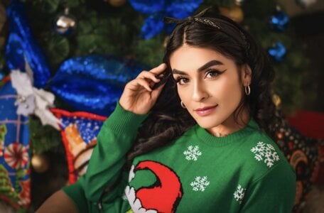 A very sexy and evil Grinch this Christmas 🎄📸🎆 de Holly_Brensonexx_  5 Imagens