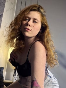 SophiePure: Every right angle to look at me ( 5 фото)