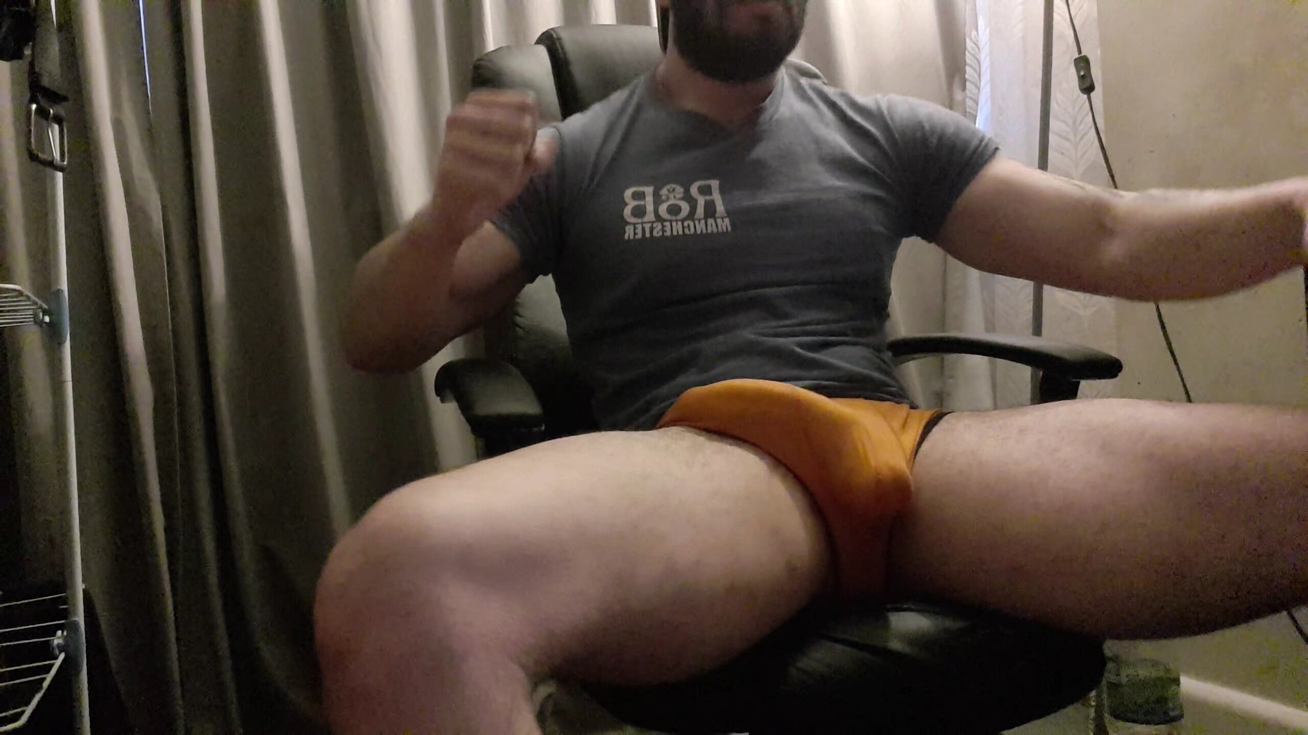 hungwithmuscle