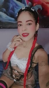 demon_stil_coupleのSexy melaniの枚の写真