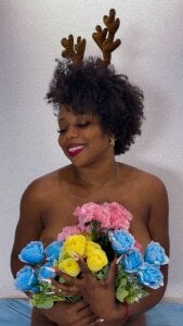 Hanaahquinn BETWEEN FLOWERS AND SMILES 🌸 Pic 2