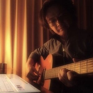 miyagi_no_hiroshi Singing and playing Foto 6