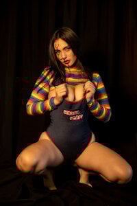 kareena_basu “I am that perfect mix between danger and desire… and I always leave a mark 😈💄” Pic 3