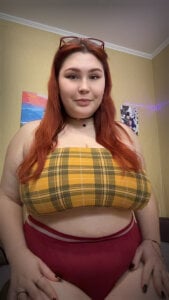 Julia_Bloom yellow & black top Pic 2