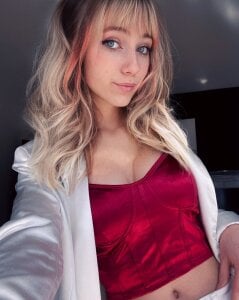 LuciaYoung