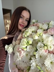 Aria_Mila Public Pic 8