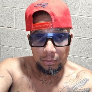 Me de moneytalk516  2 Imagens