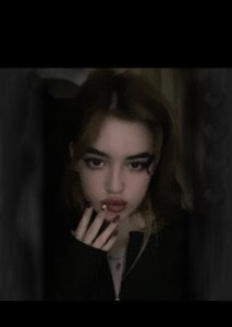 OlaGrayer Public Pic 3