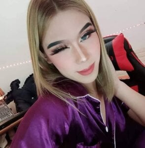 _AsianKarina Public Pic