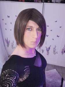 HotLauraTV Public Pic 6