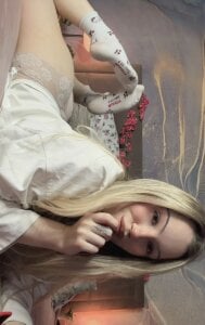 AnnAbbey this lingerie is see through 🤭 Pic 4