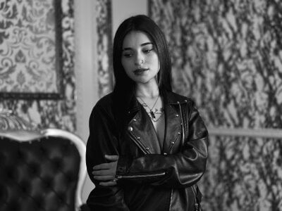 Ale_sweety_ B&W leather Pic 3