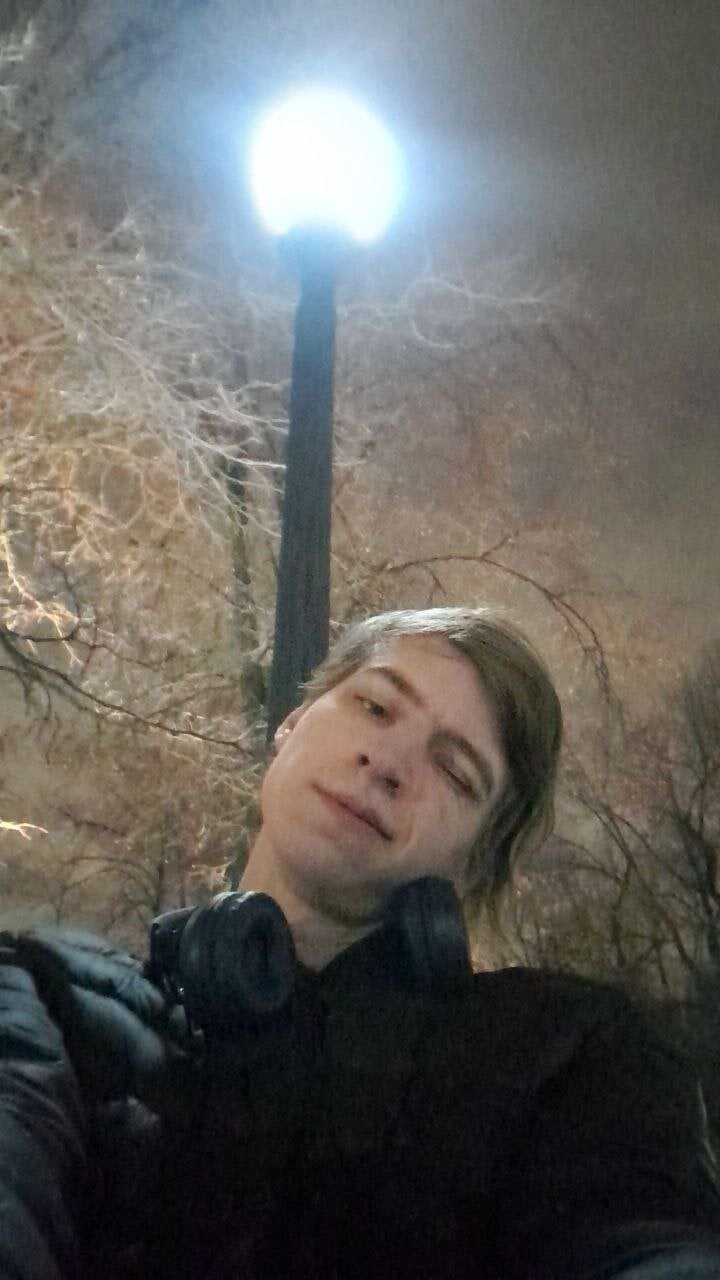 Foto  2376 de AvenGlow – em alta