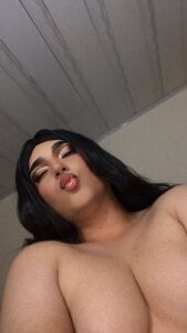 Athenaa_555 Public Pic