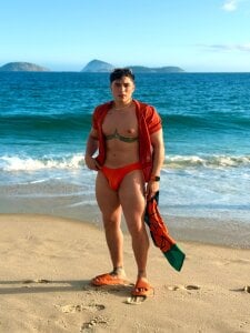 Robyn_Rocki beach Immagine  3