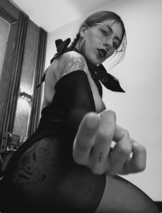 selene_red_Public图片 4