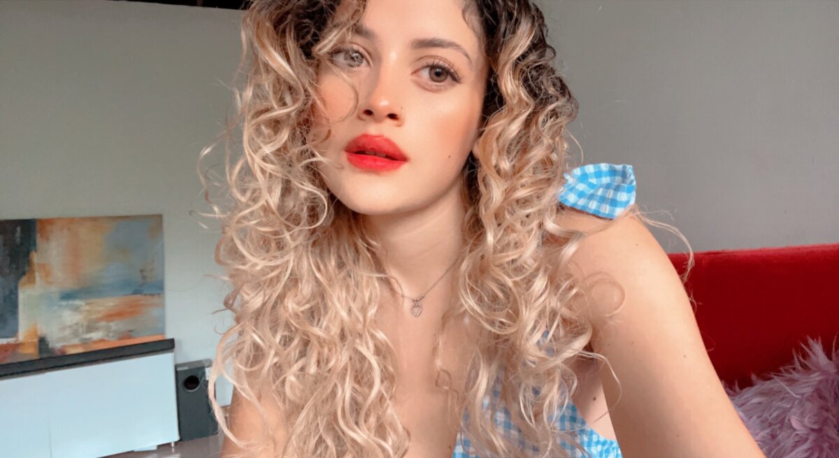 discover-trending-posts-by-top-webcam-models-instantfap