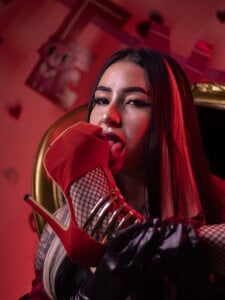 elinne_hendrix_のBDSMの 4枚の写真