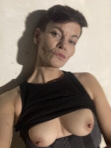 DtPORNBITCHGlamour bitch图片 5