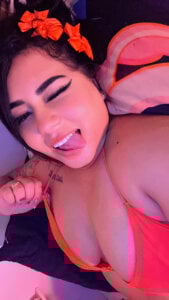 halana_squirts Hi guys 🥺 Pic 3