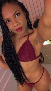 LailaDavidson Public Pic