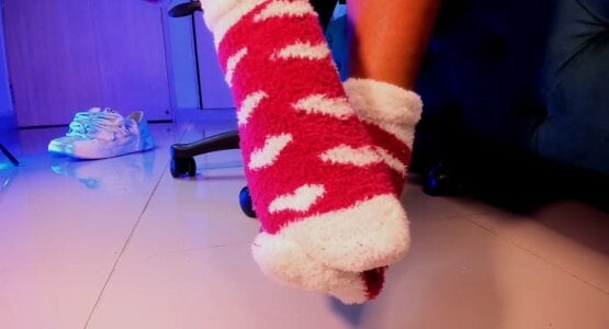 aleya_bliss My new pink stockings 💗 Poză